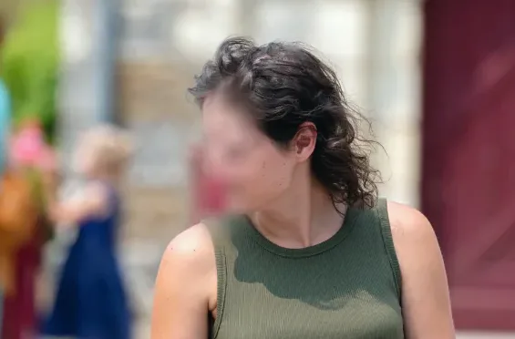 Ellie, 28