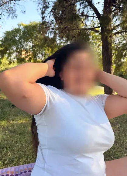 Isabella, 23