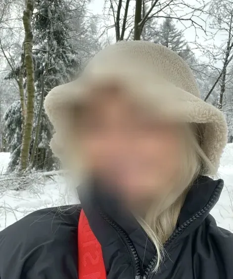 Julie, 20