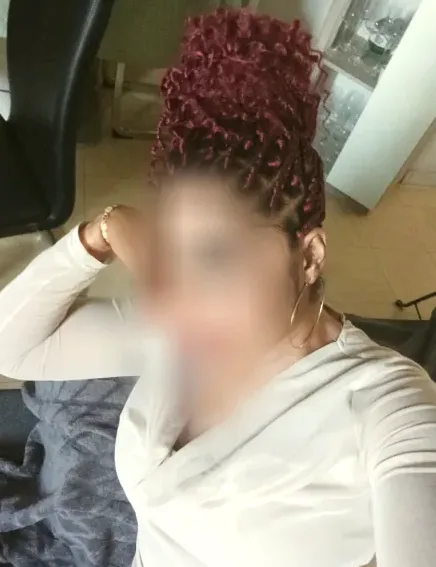 Laura, 36