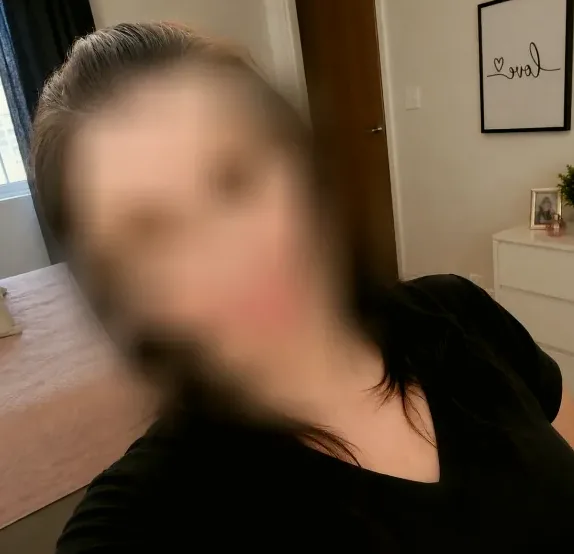 Olivia, 37