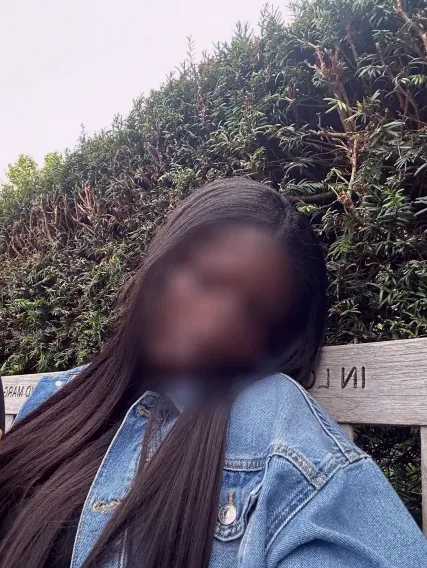 Zeynep, 26